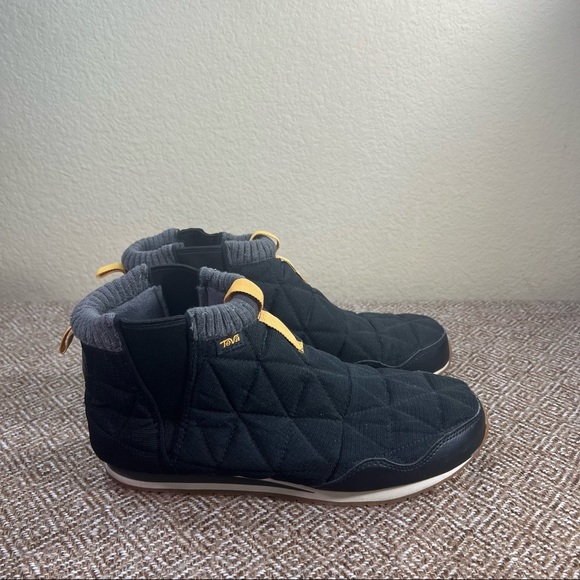 TEVA EMBER MID BOOTS WOMEN SHOES AMARANTH SZ 11 OUTDOOR COMFY PREPPY GORPCORE - Picture 1 of 11